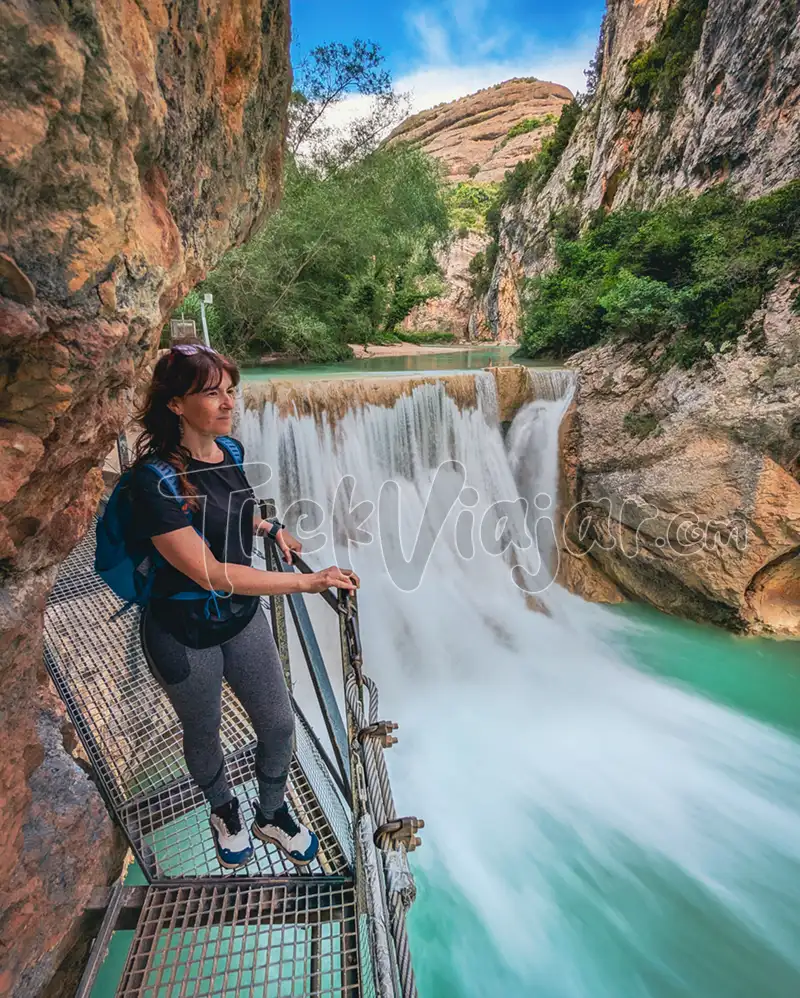 Pasarelas de Alquézar, salto de agua del Azud